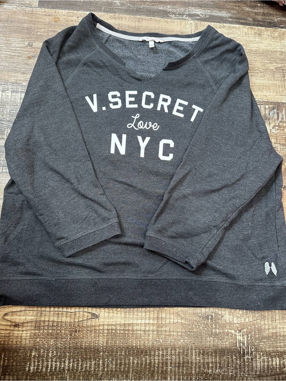 Victoria's Secret Charcoal 'V. SECRET 2016 Love NYC' Crewneck Sweatshirt